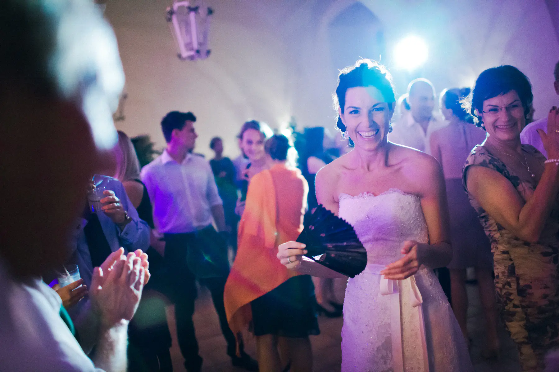 Bride dance in the historic hall of Schloss Halbturn